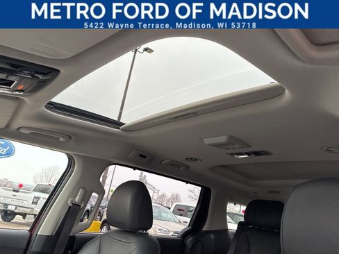 Used 2024 Kia Carnival SX Prestige image 35