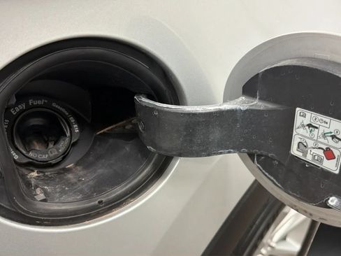 Used 2014 Ford Explorer XLT FWD image 25