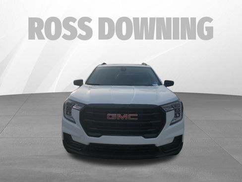 Used 2023 GMC Terrain SLE w/ Driver Convenience Package image 2