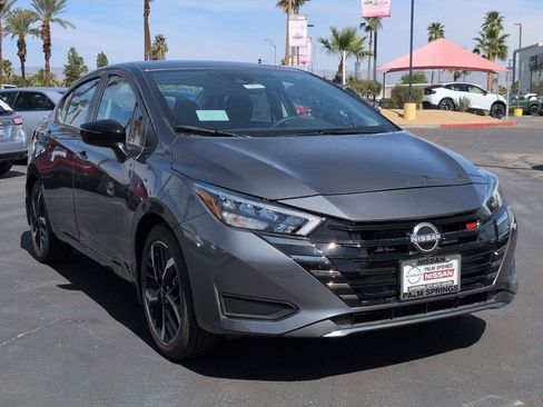 New 2025 Nissan Versa SR w/ Trunk Package FWD image 6