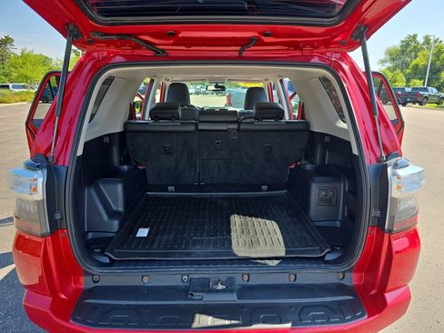 Certified 2019 Toyota 4Runner SR5 Premium AWD/4WD image 15