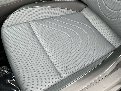 New 2026 Volkswagen Tiguan SE R-Line AWD/4WD image 12
