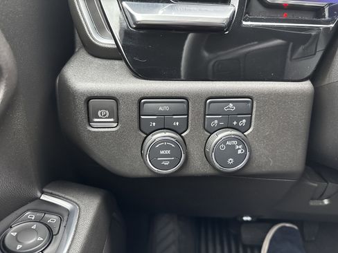 Used 2023 Chevrolet Silverado 1500 LT w/ Convenience Package II image 34