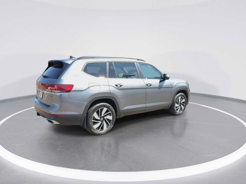 Used 2024 Volkswagen Atlas SE w/ Panoramic Sunroof Package AWD/4WD image 8