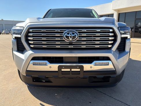 Used 2025 Toyota Tacoma Limited image 4