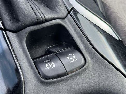 Used 2021 Toyota Corolla LE w/ Carpet Mat Package (TMS) FWD image 31