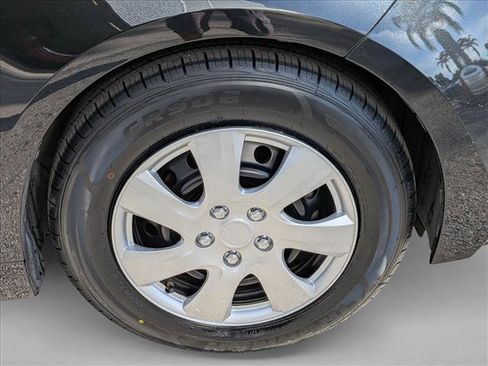 Used 2022 Toyota Corolla LE image 23