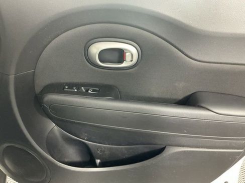 Used 2018 Kia Soul FWD image 13