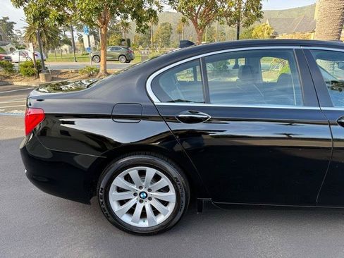 Used 2009 BMW 750i RWD image 34