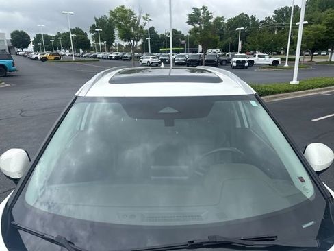 Used 2023 Nissan Rogue SV w/ SV Premium B Package FWD image 10
