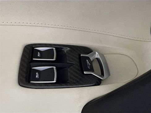 Used 2024 McLaren 750S Spider image 13