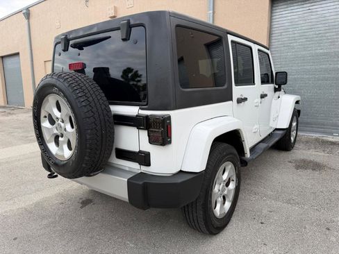 Used 2014 Jeep Wrangler Unlimited Sahara AWD/4WD image 5