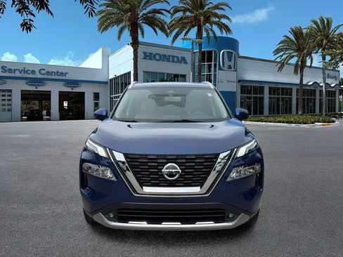 Used 2021 Nissan Rogue Platinum FWD image 3