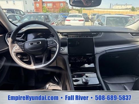 Used 2023 Jeep Grand Cherokee L Limited w/ Trailer Tow Group (B) AWD/4WD image 16