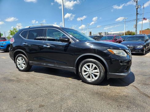 Used 2015 Nissan Rogue SV w/ SV Premium Package image 4