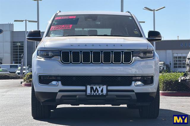 Used 2024 Jeep Wagoneer Series II w/ Flexible Seating Group RWD image 9