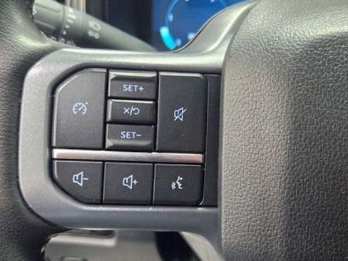 Used 2025 Ford F250 Lariat w/ Black Appearance Package AWD/4WD image 38