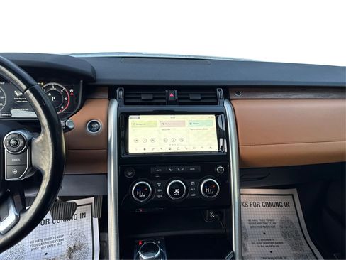 Used 2018 Land Rover Discovery HSE Luxury image 17