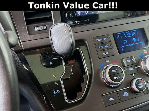 Used 2016 Toyota Sienna L image 18