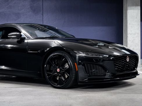 Used 2022 Jaguar F-TYPE Coupe RWD image 34