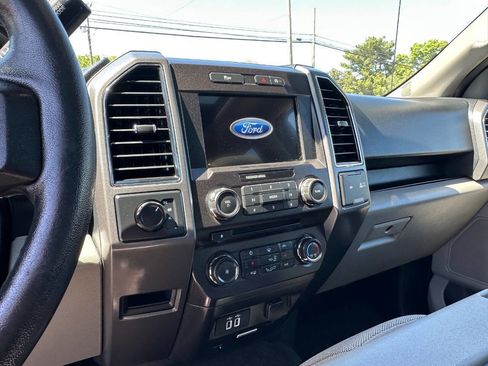Used 2018 Ford F150 XLT w/ Equipment Group 302A Luxury image 3