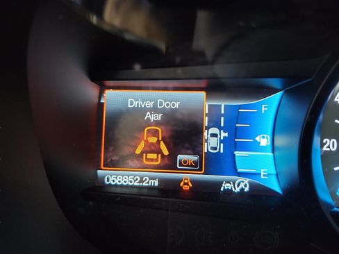 Used 2019 Ford Edge Titanium w/ Cold Weather Package AWD/4WD image 11