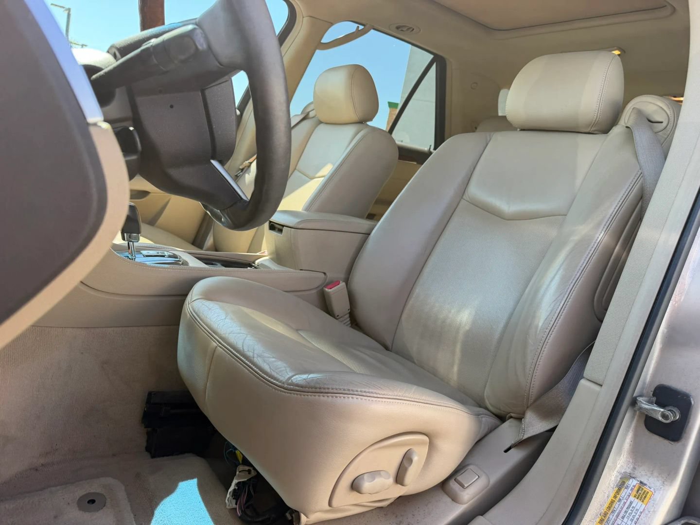 Used 2008 Cadillac SRX 2WD V8 w/ Utility Package image 10