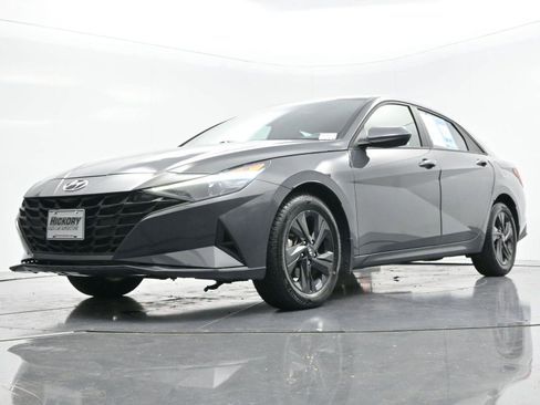 Used 2023 Hyundai Elantra SEL image 42