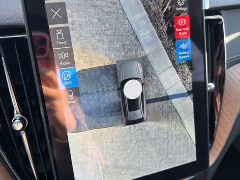 New 2026 Volvo XC60 B5 Ultra w/ Climate Package image 37