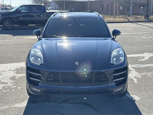 Used 2017 Porsche Macan Turbo image 10