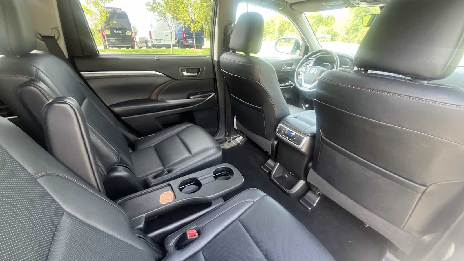 Used 2019 Toyota Highlander Limited AWD/4WD image 11