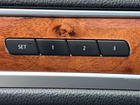 Used 2012 Volkswagen Touareg TDI AWD/4WD image 12