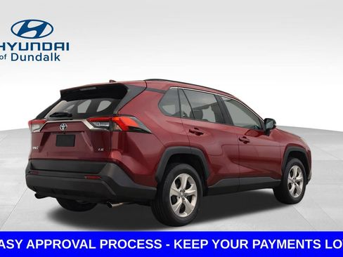 Used 2020 Toyota RAV4 LE FWD image 2