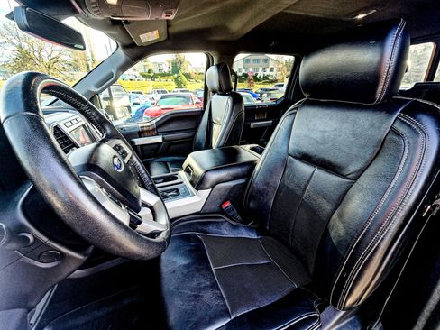 Used 2019 Ford F150 Lariat w/ Equipment Group 502A Luxury image 10