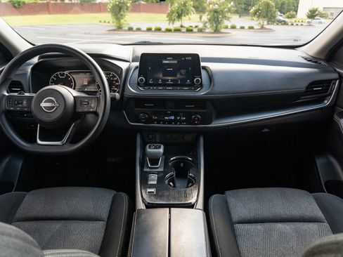 Used 2024 Nissan Rogue SV FWD image 19