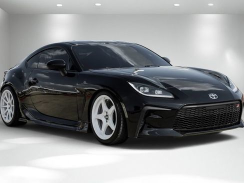 Used 2022 Toyota GR86 Premium w/ ALL Weather Mat Package (TMS) RWD image 5