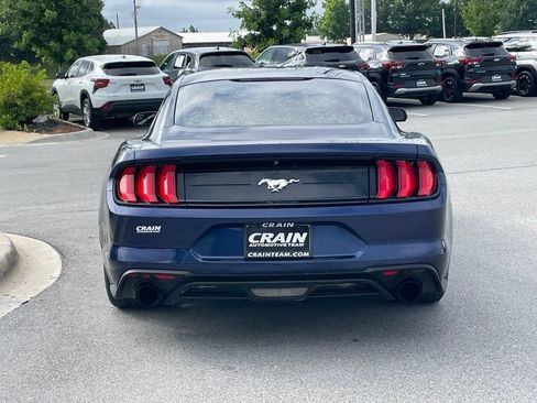 Used 2018 Ford Mustang Coupe RWD image 6