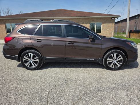 Used 2019 Subaru Outback 3.6R Limited w/ Popular Package #2 AWD/4WD image 4