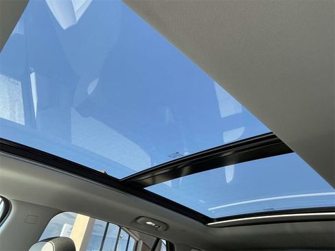 Used 2022 GMC Terrain SLE w/ Driver Convenience Package image 19