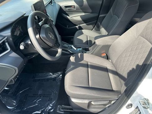 Used 2024 Toyota Corolla LE w/ LE Convenience Package FWD image 27