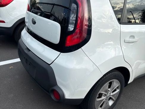 Used 2015 Kia Soul FWD image 14