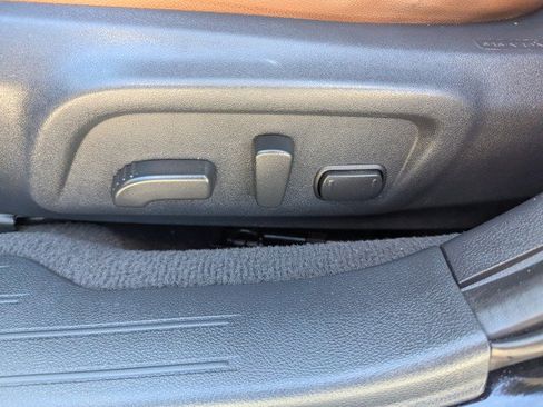 Used 2017 Subaru Outback 2.5i Touring AWD/4WD image 12