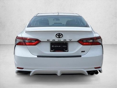 Used 2022 Toyota Camry SE w/ Carpet Mat Package (TMS) FWD image 7
