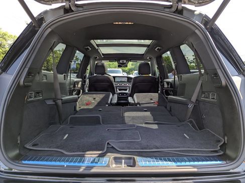 Used 2022 Mercedes-Benz GLS 450 4MATIC image 48
