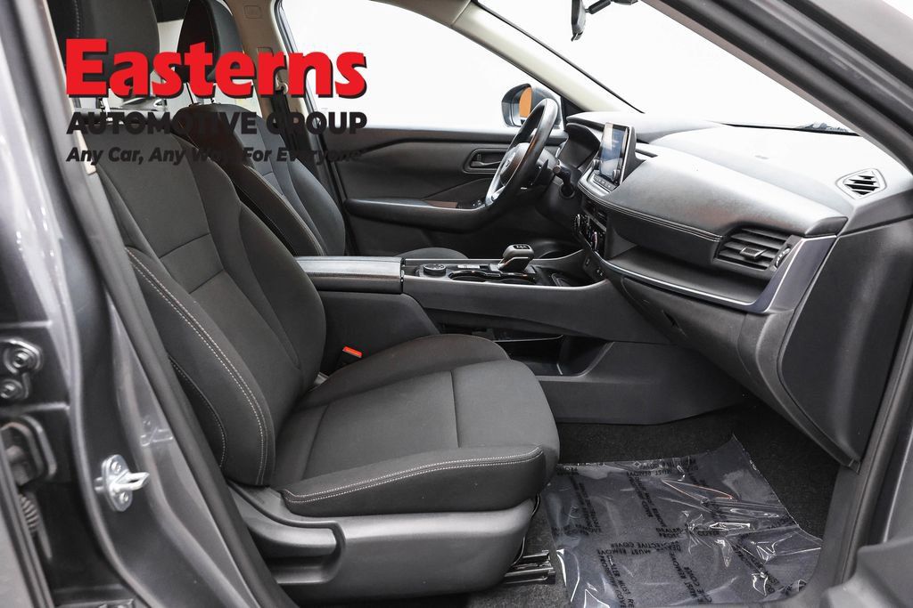 Used 2024 Nissan Rogue S AWD/4WD image 25