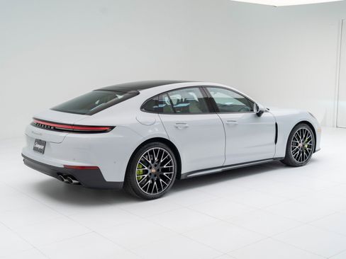 New 2026 Porsche Panamera 4S image 9