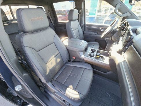 Used 2025 Chevrolet Silverado 2500 High Country w/ High Country Premium Package image 14