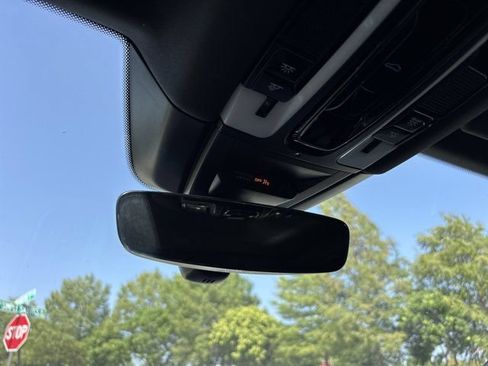 Used 2021 Porsche Cayenne w/ Premium Package AWD/4WD image 42