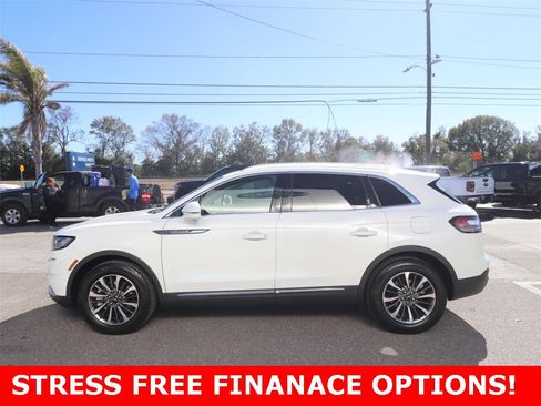 Used 2022 Lincoln Nautilus FWD w/ Premium Package image 7