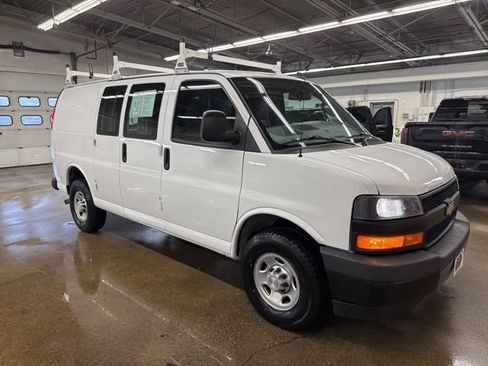 Used 2022 Chevrolet Express 2500 w/ Driver Convenience Package RWD image 8